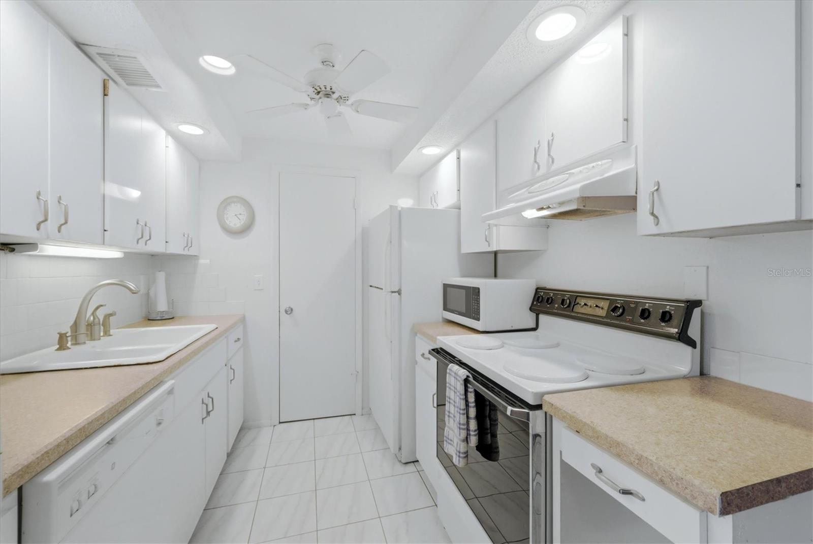 6120 43RD ST W #407B, BRADENTON, FL, 34210