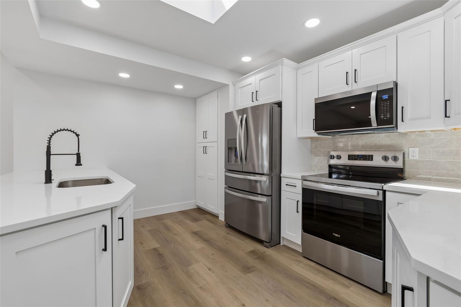 4790 SHORE ACRES BLVD NE, ST PETERSBURG, FL, 33703