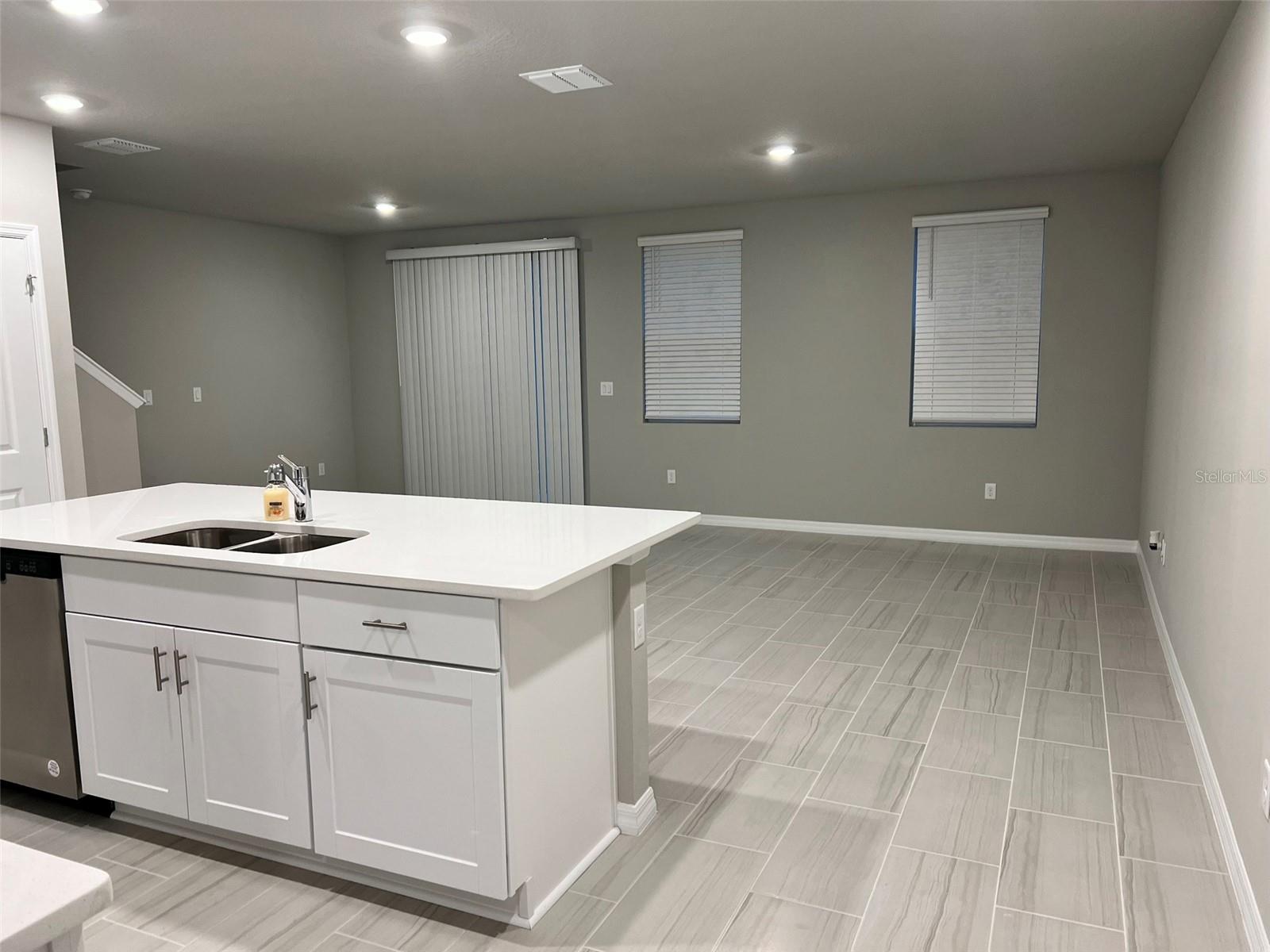 7693 IMAGINATION PL, WESLEY CHAPEL, FL, 33545