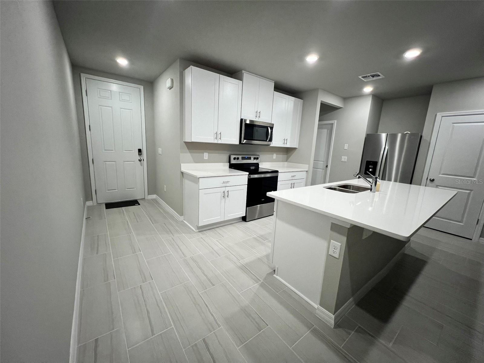 7693 IMAGINATION PL, WESLEY CHAPEL, FL, 33545