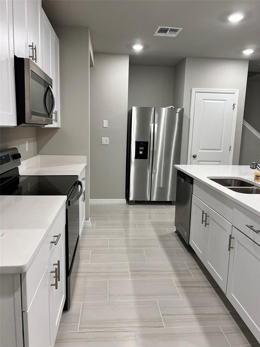 7693 IMAGINATION PL, WESLEY CHAPEL, FL, 33545