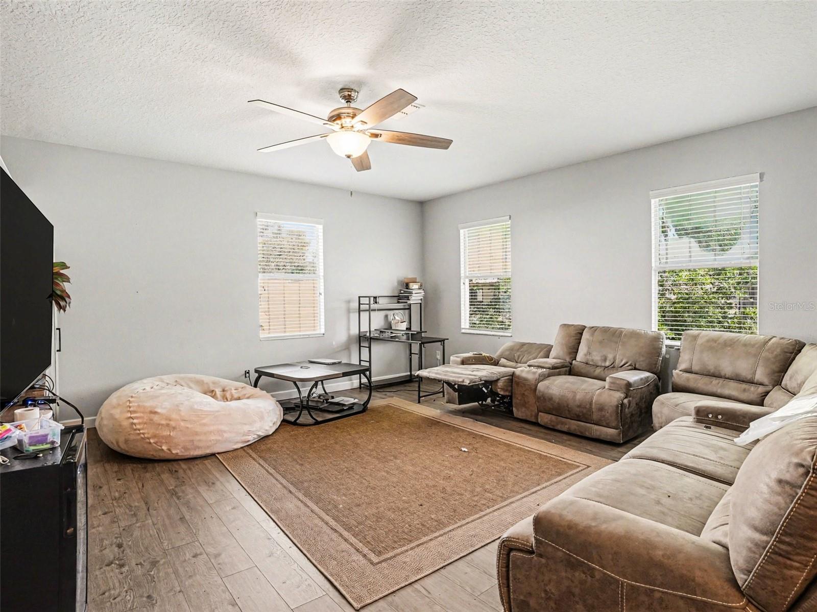 1042 HARMONY LN, CLERMONT, FL, 34711