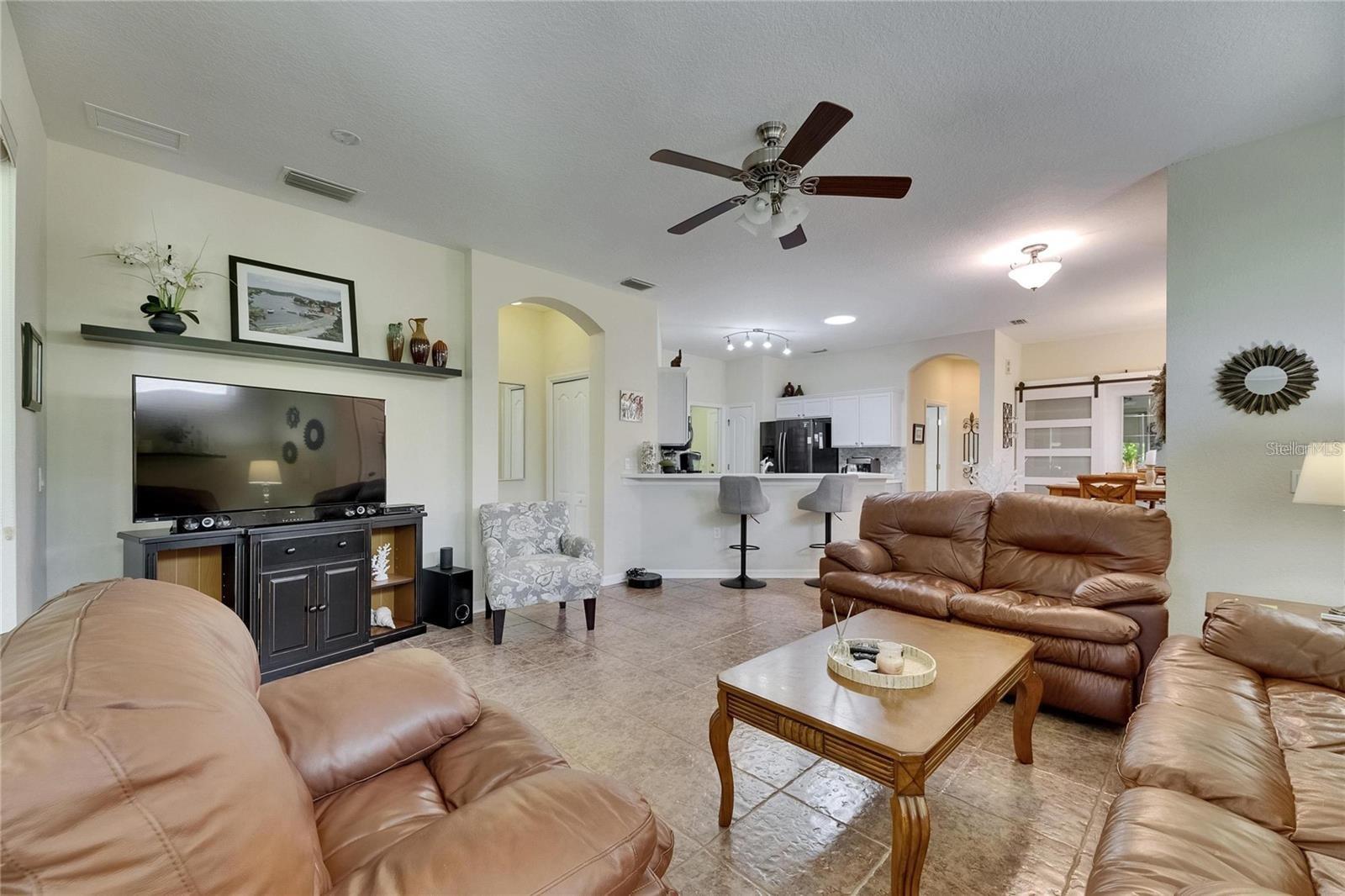 2068 SIFIELD GREENS WAY, SUN CITY CENTER, FL, 33573