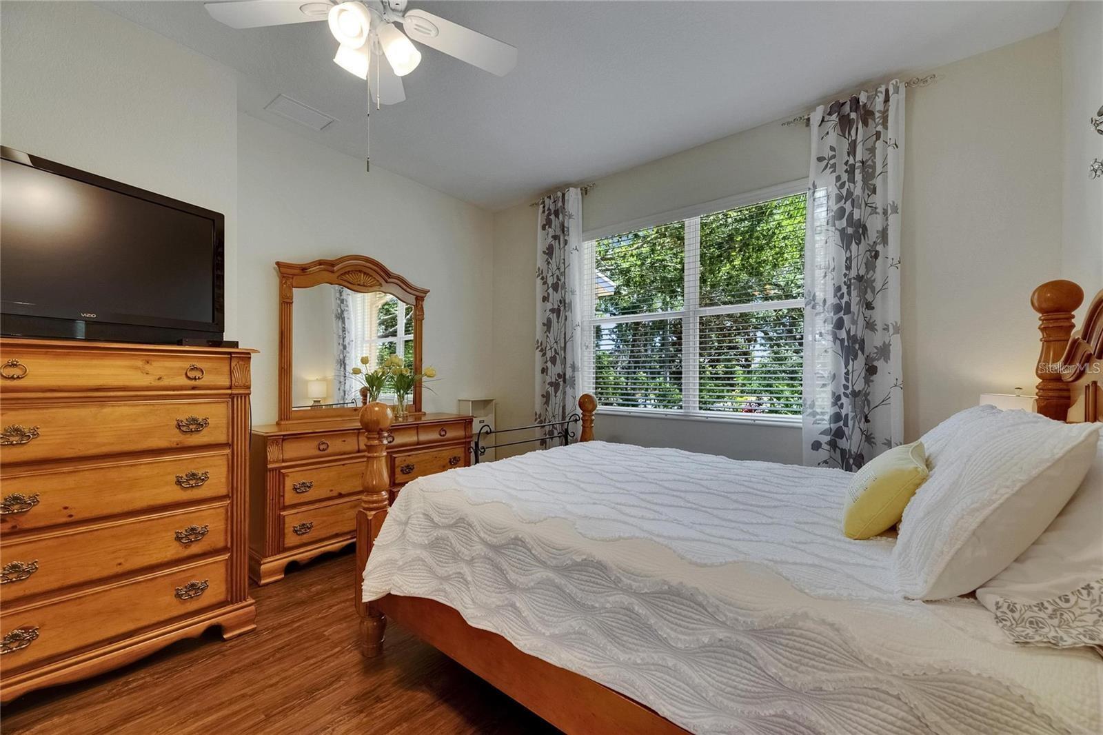 2068 SIFIELD GREENS WAY, SUN CITY CENTER, FL, 33573