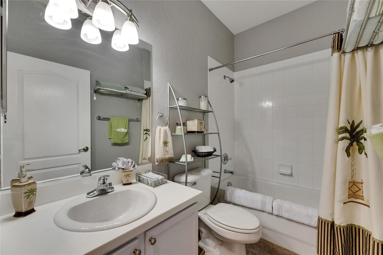 2068 SIFIELD GREENS WAY, SUN CITY CENTER, FL, 33573