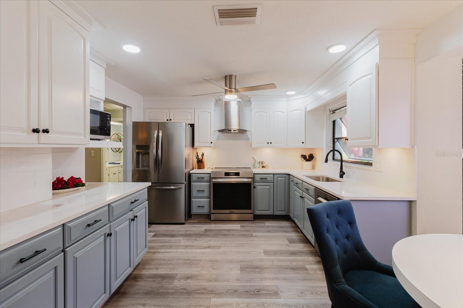 715 ROLLING HILLS DR, PALM HARBOR, FL, 34683