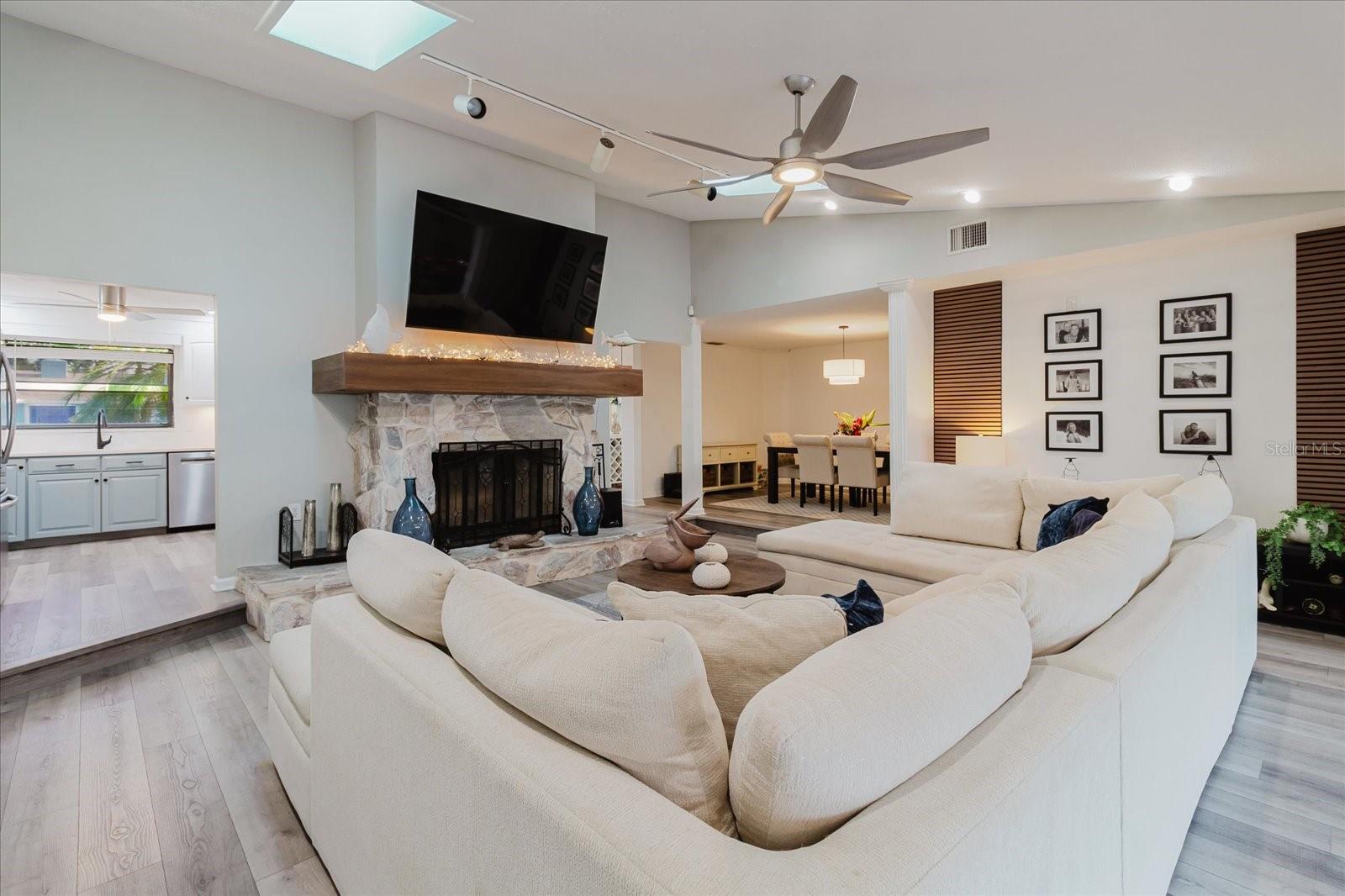 715 ROLLING HILLS DR, PALM HARBOR, FL, 34683