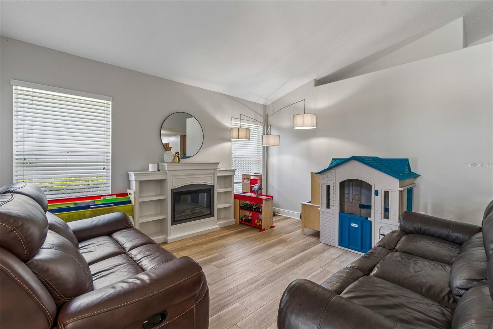 2336 NESSLEWOOD DR, WESLEY CHAPEL, FL, 33543