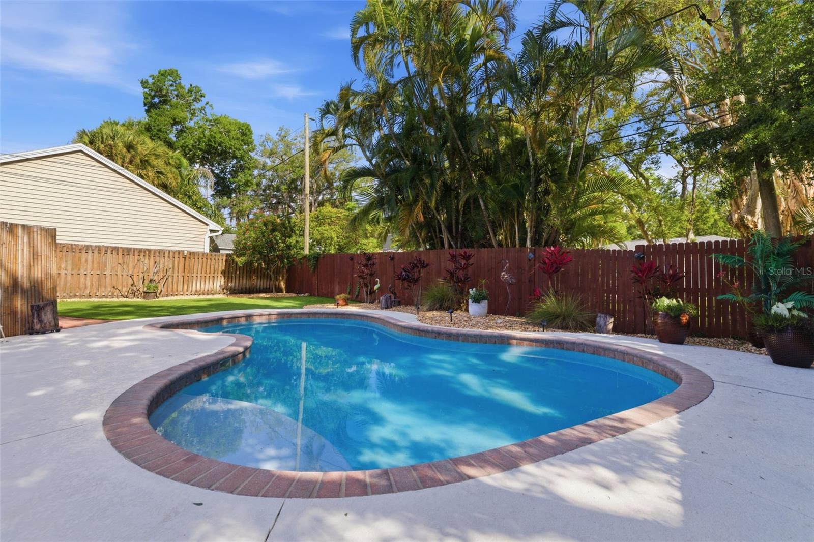 1055 MONTICELLO BLVD N, ST PETERSBURG, FL, 33703