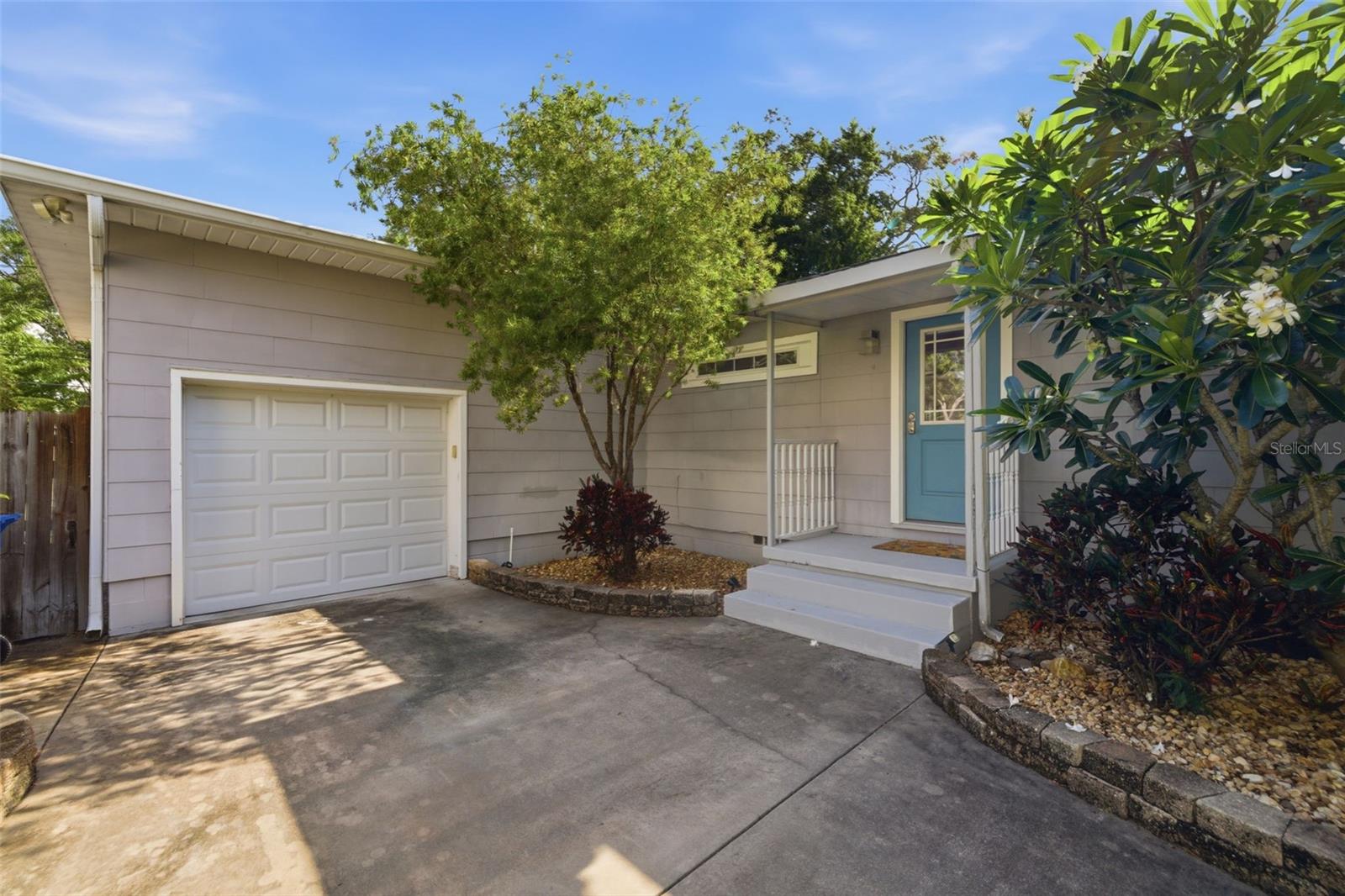 1055 MONTICELLO BLVD N, ST PETERSBURG, FL, 33703