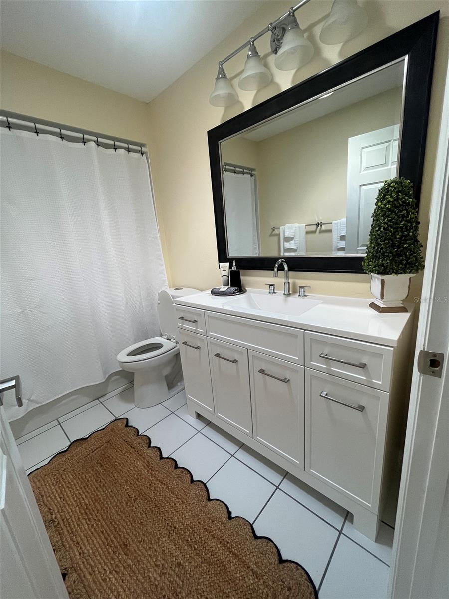 1111 APPLE TER, LEESBURG, FL, 34748