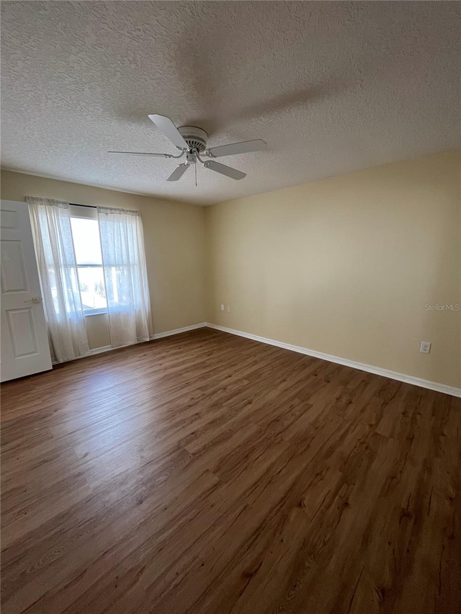 1111 APPLE TER, LEESBURG, FL, 34748