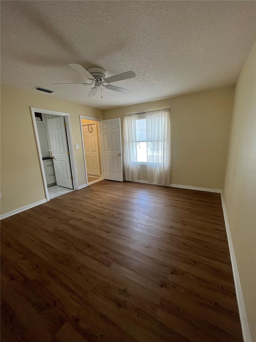 1111 APPLE TER, LEESBURG, FL, 34748