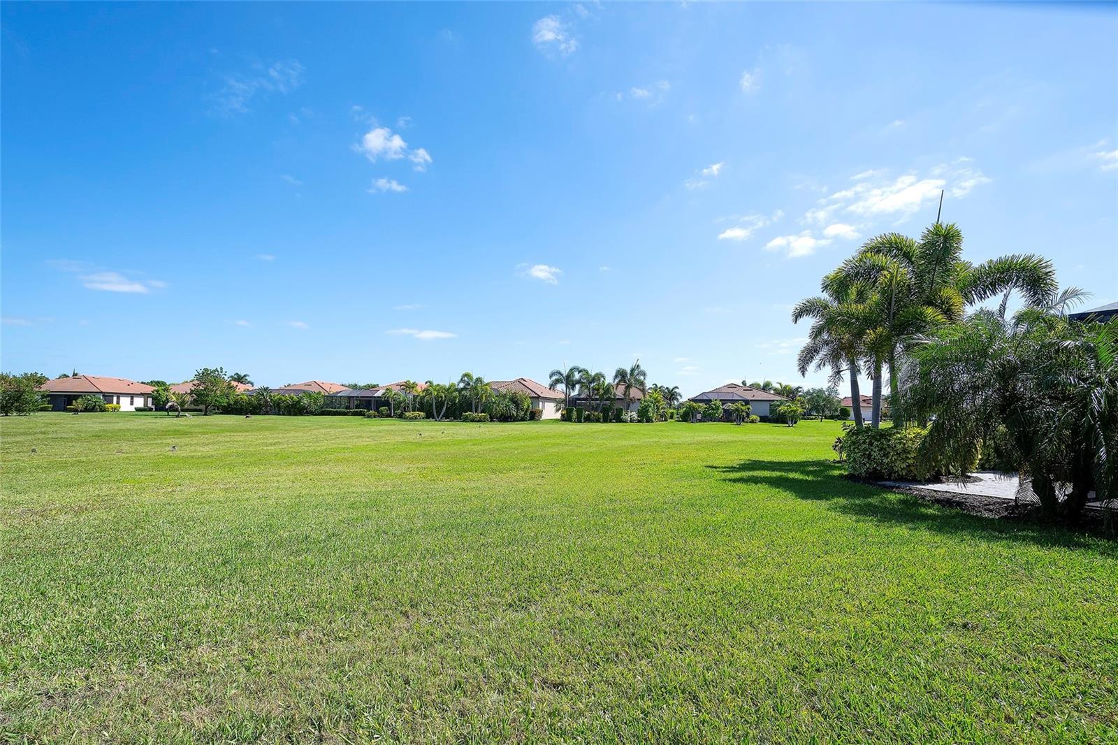 10221 LOCH LOMOND DR, BRADENTON, FL, 34211