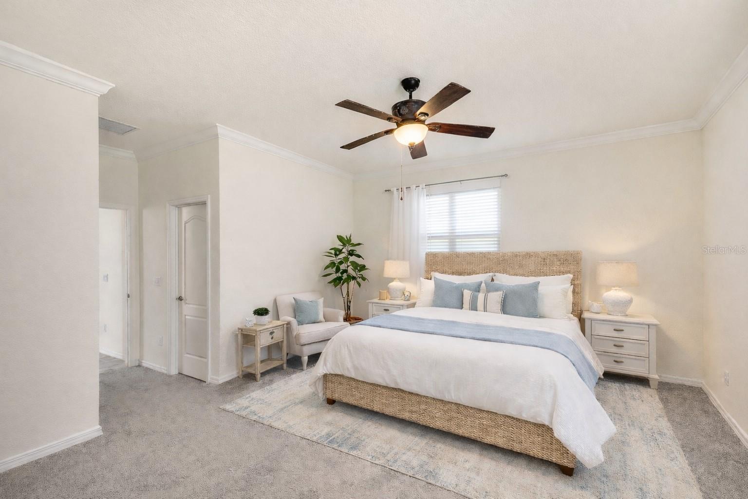 10221 LOCH LOMOND DR, BRADENTON, FL, 34211