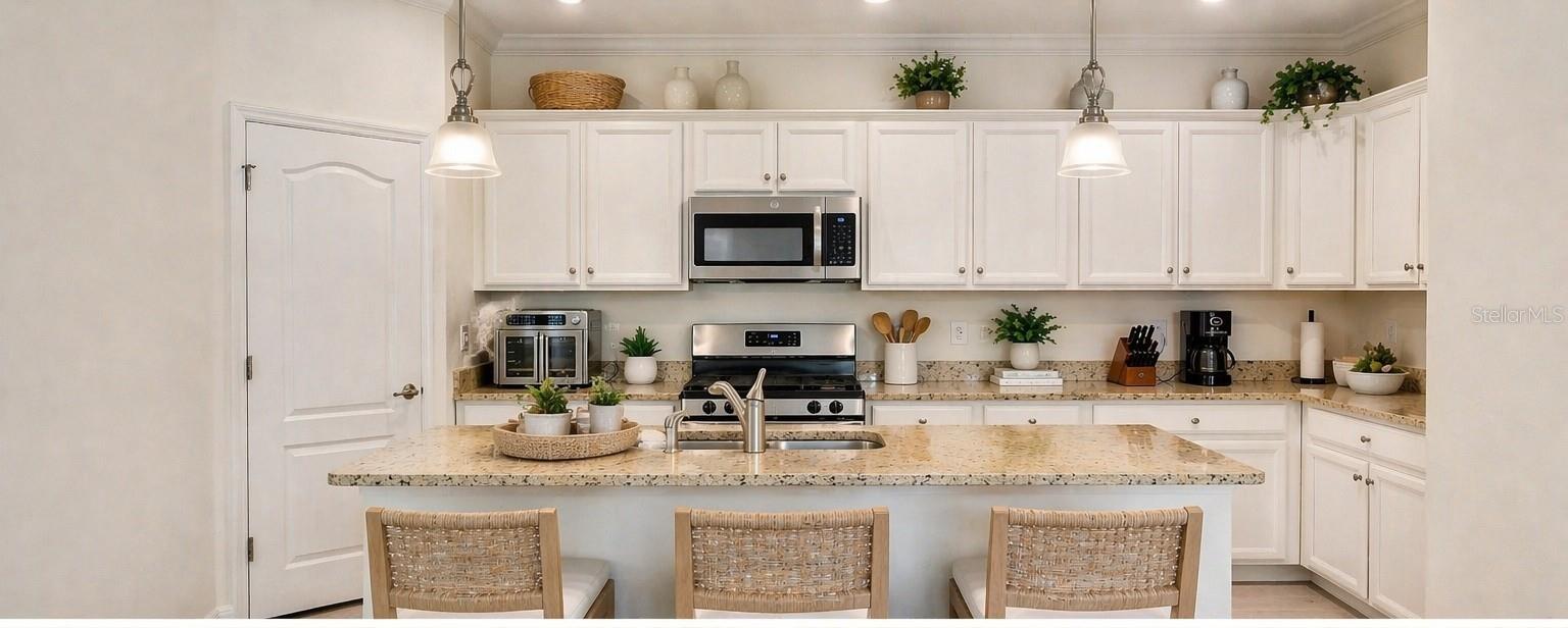 10221 LOCH LOMOND DR, BRADENTON, FL, 34211