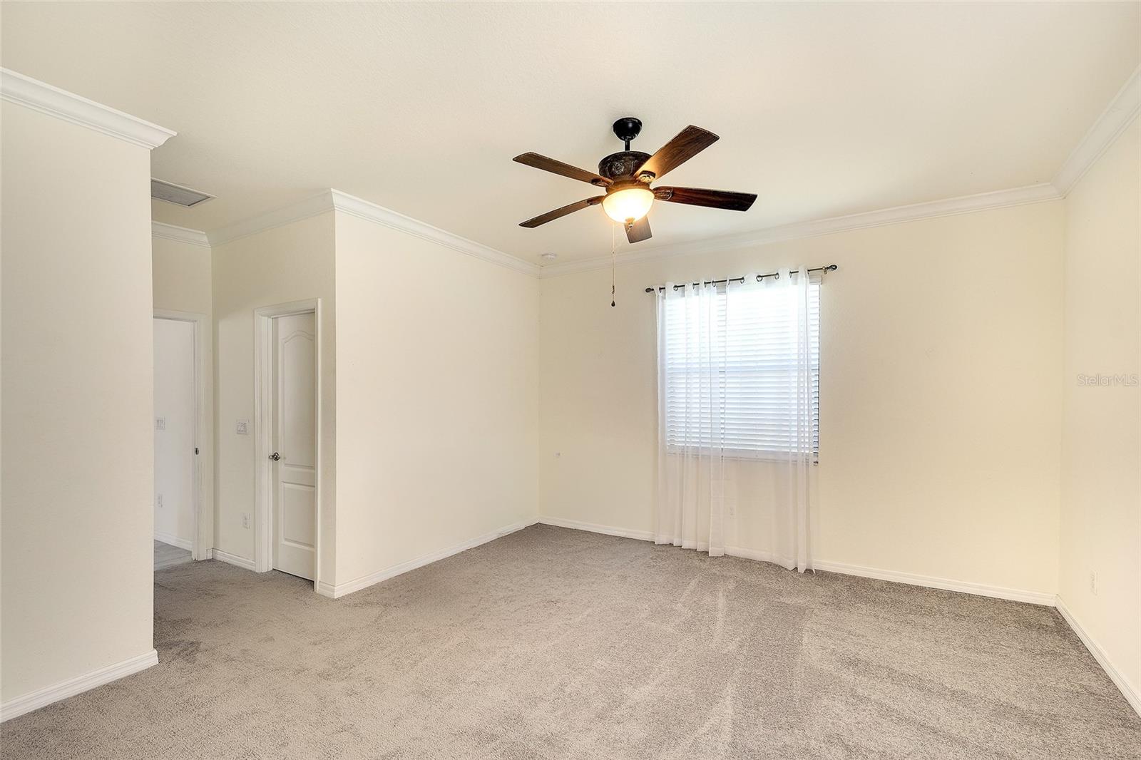 10221 LOCH LOMOND DR, BRADENTON, FL, 34211