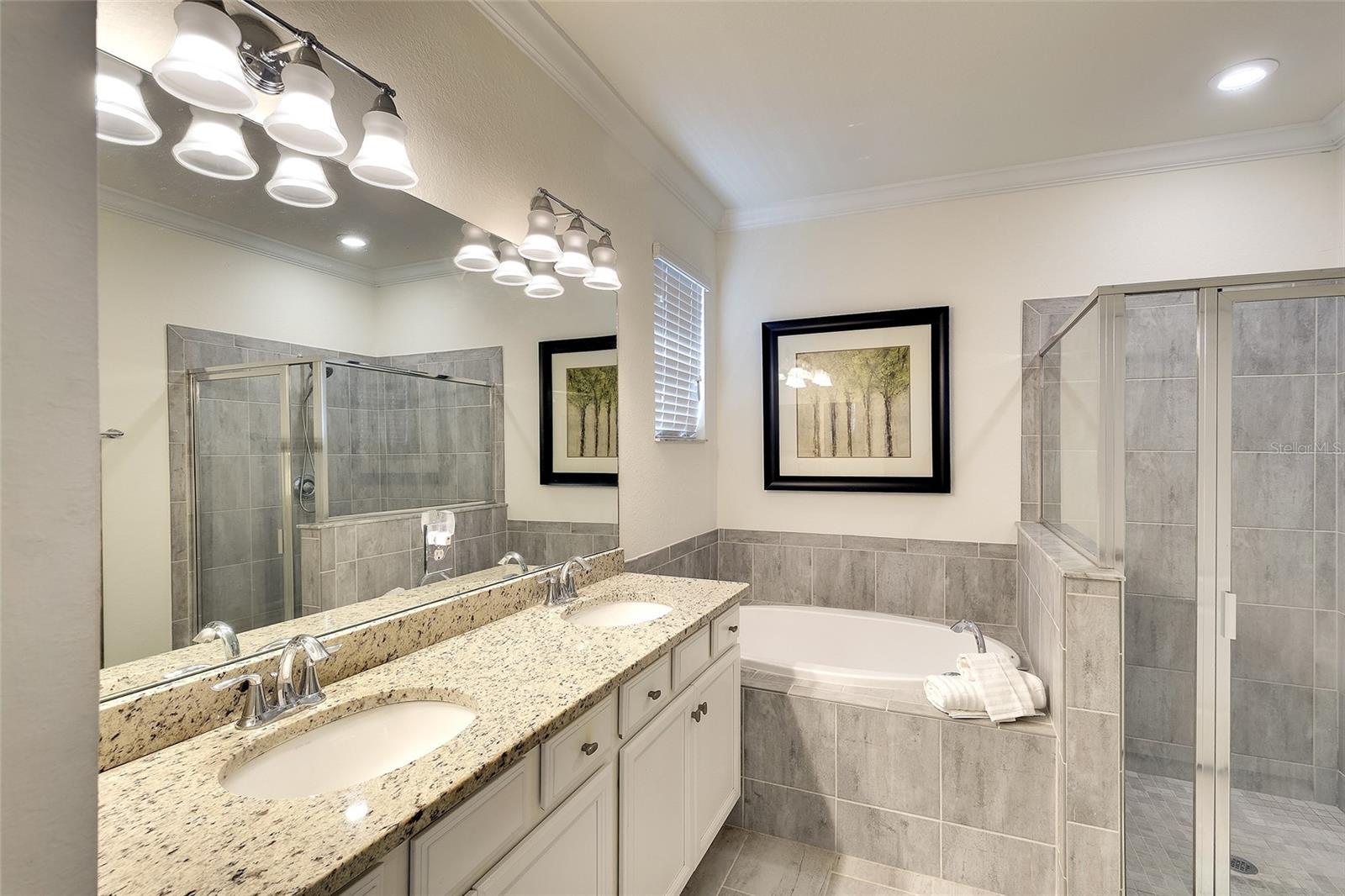 10221 LOCH LOMOND DR, BRADENTON, FL, 34211