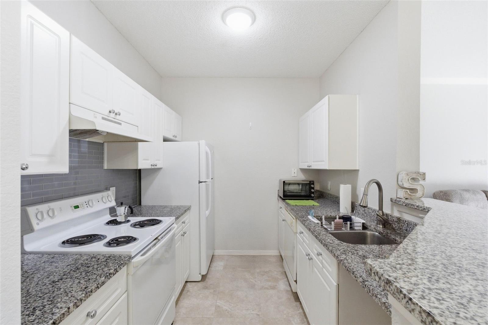 18001 RICHMOND PLACE DR #613, TAMPA, FL, 33647