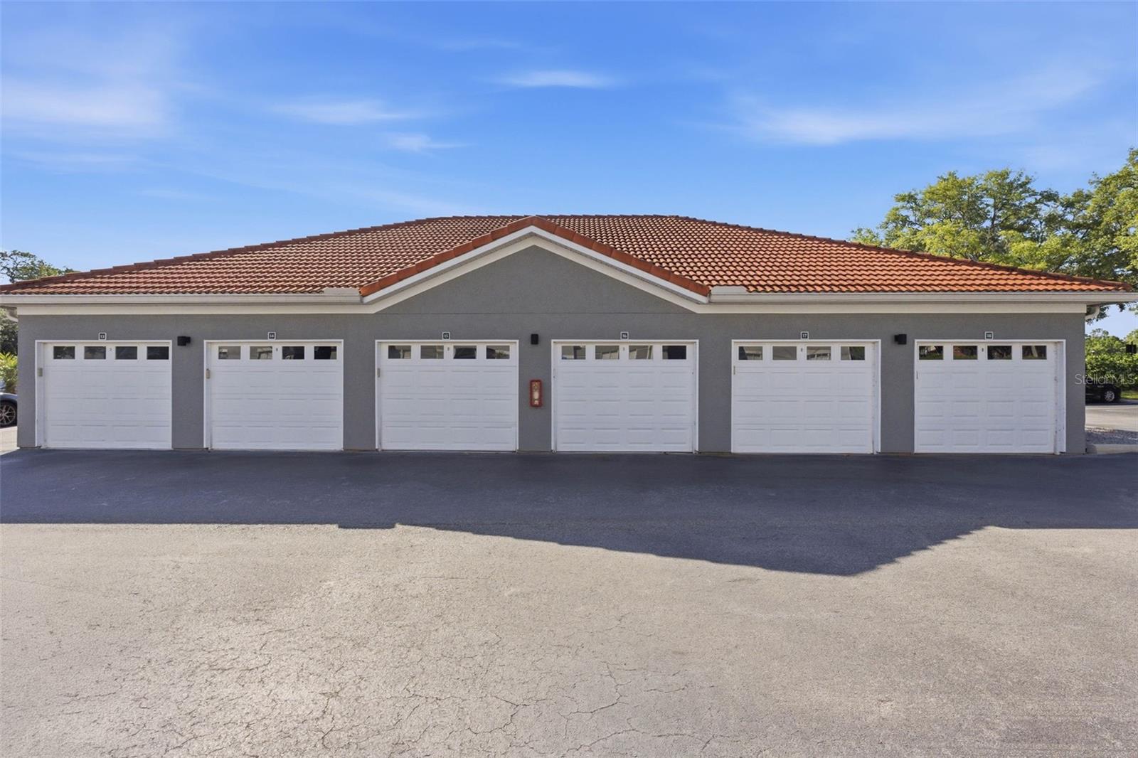 18001 RICHMOND PLACE DR #613, TAMPA, FL, 33647