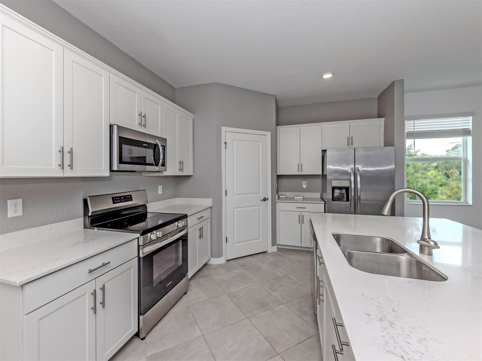 11088 PINOT DR, VENICE, FL, 34293