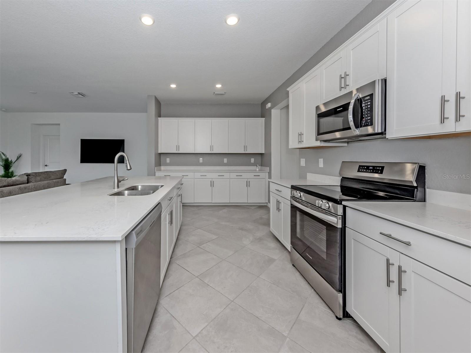 11088 PINOT DR, VENICE, FL, 34293