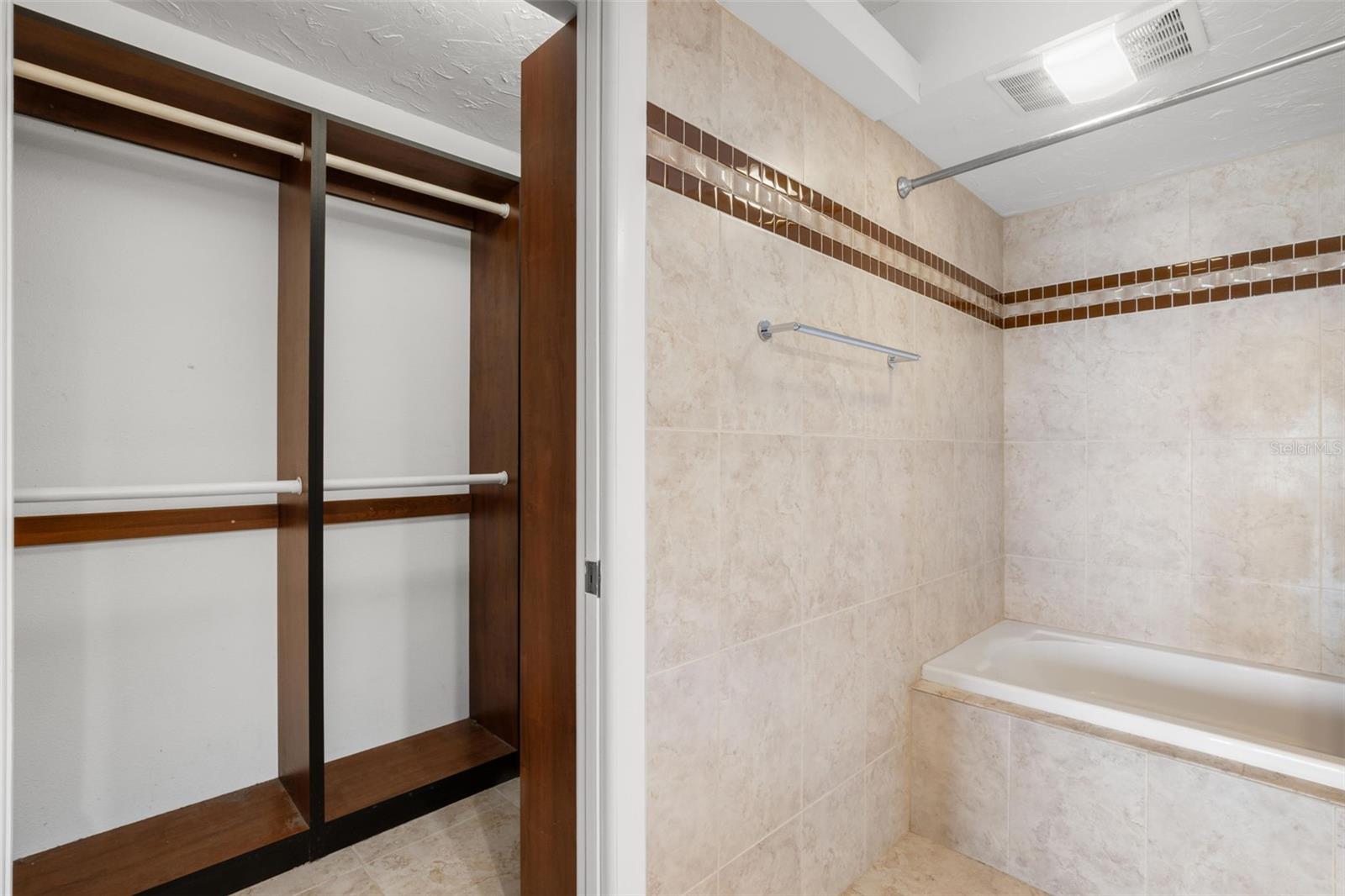 8711 BLIND PASS RD #104A, ST PETERSBURG, FL, 33706