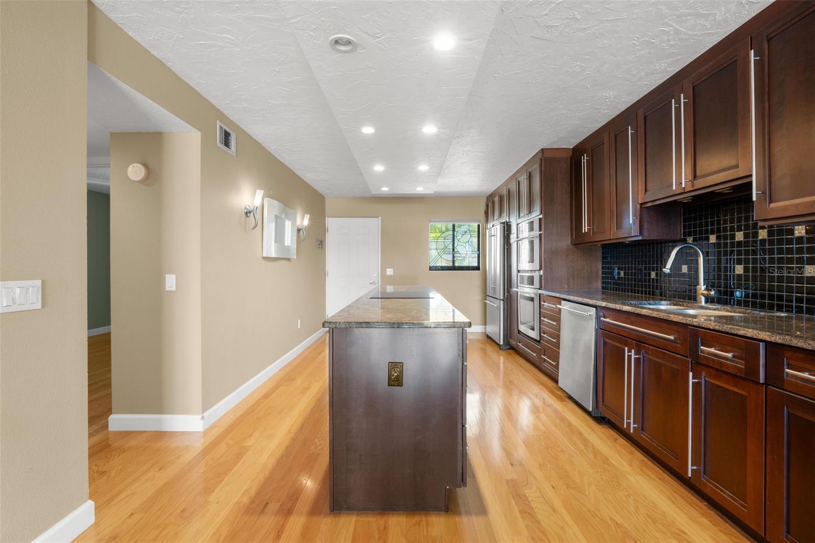 8711 BLIND PASS RD #104A, ST PETERSBURG, FL, 33706