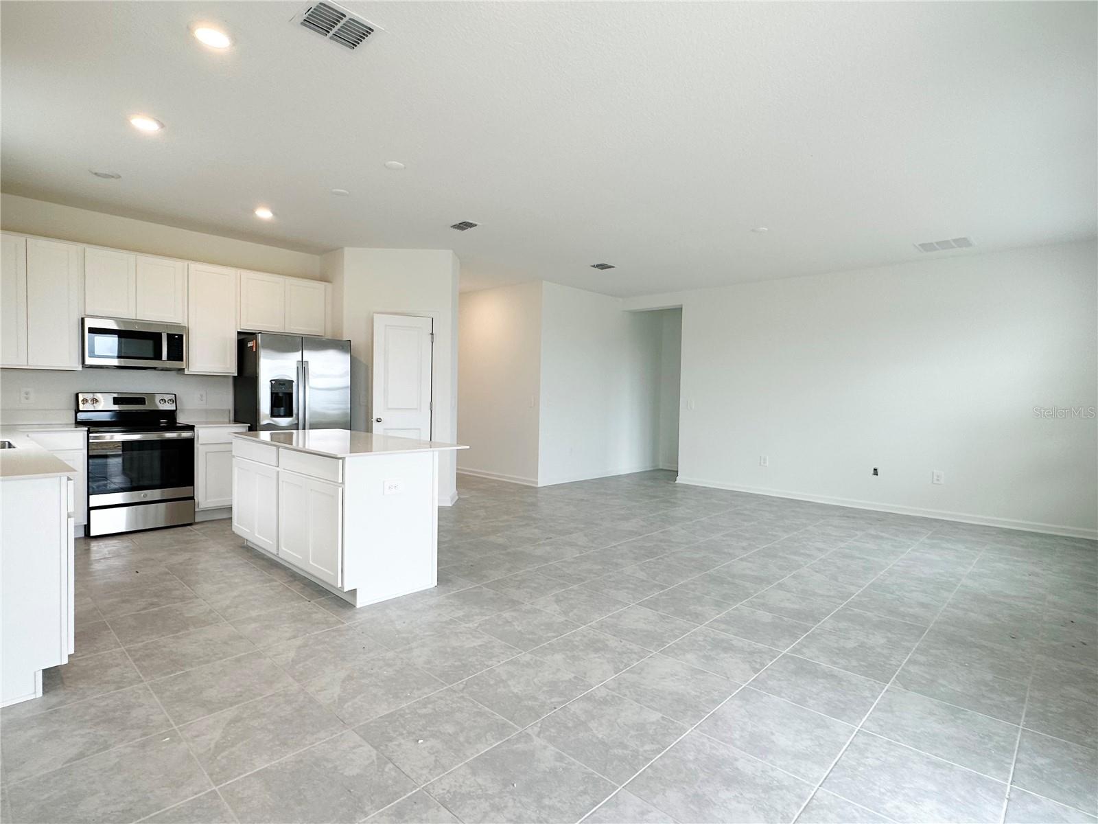 700 DARING DR, DAVENPORT, FL, 33837