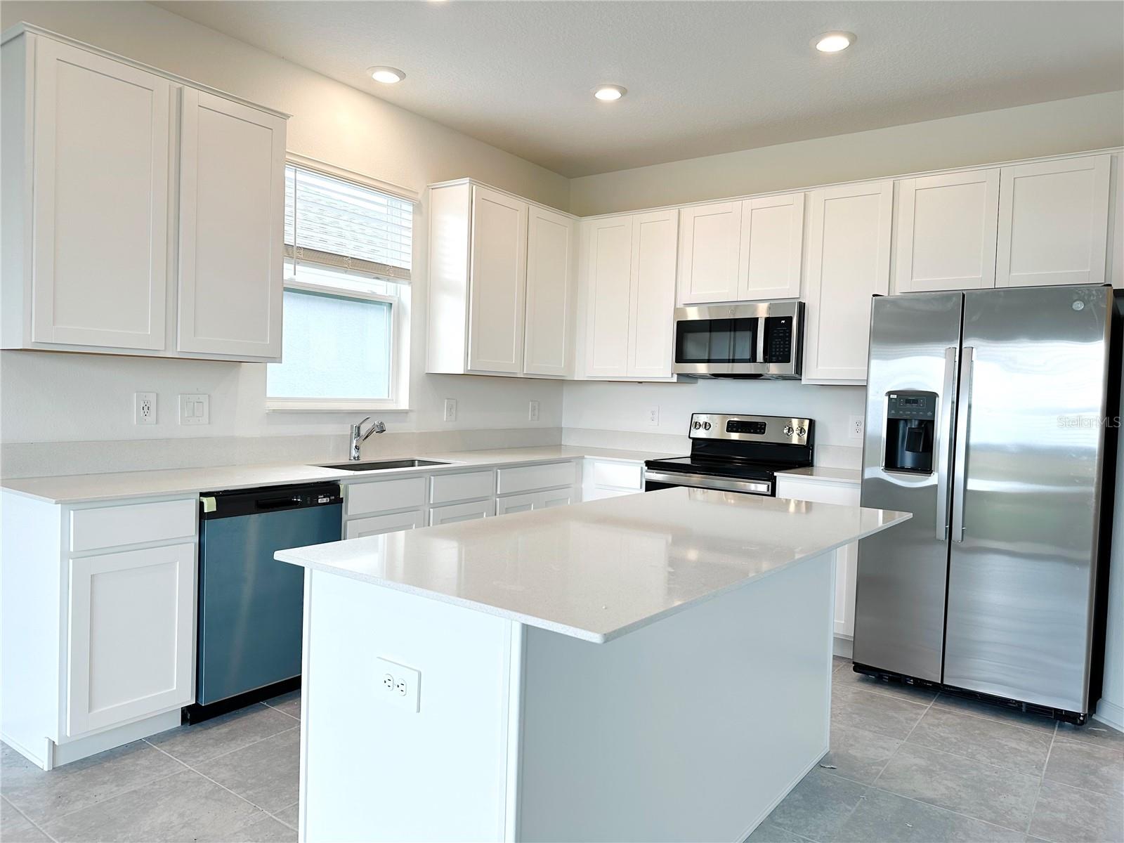 700 DARING DR, DAVENPORT, FL, 33837