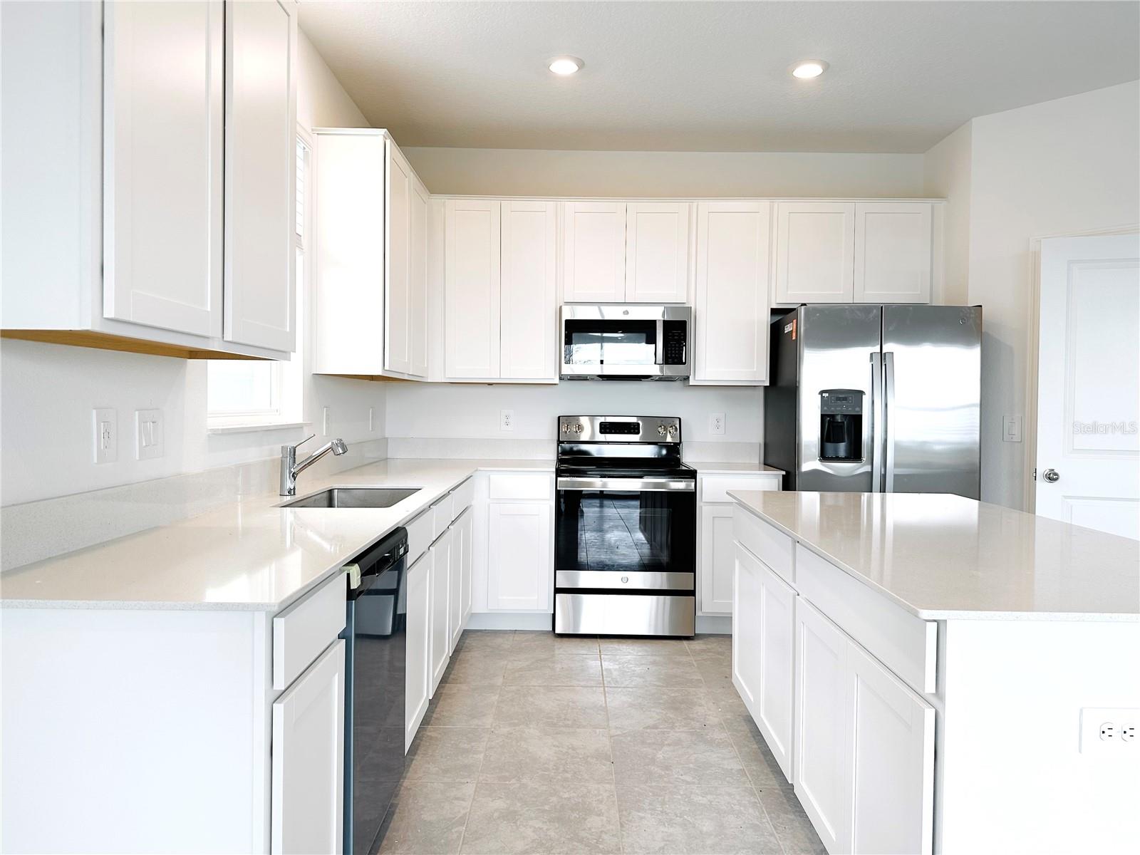 700 DARING DR, DAVENPORT, FL, 33837