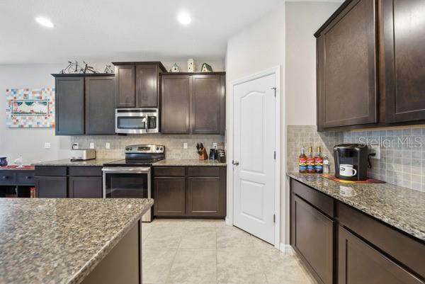 11215 PARADISE POINT WAY, NEW PORT RICHEY, FL, 34654