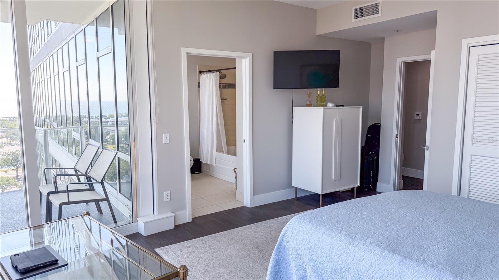 175 1ST ST S #1108, ST PETERSBURG, FL, 33701