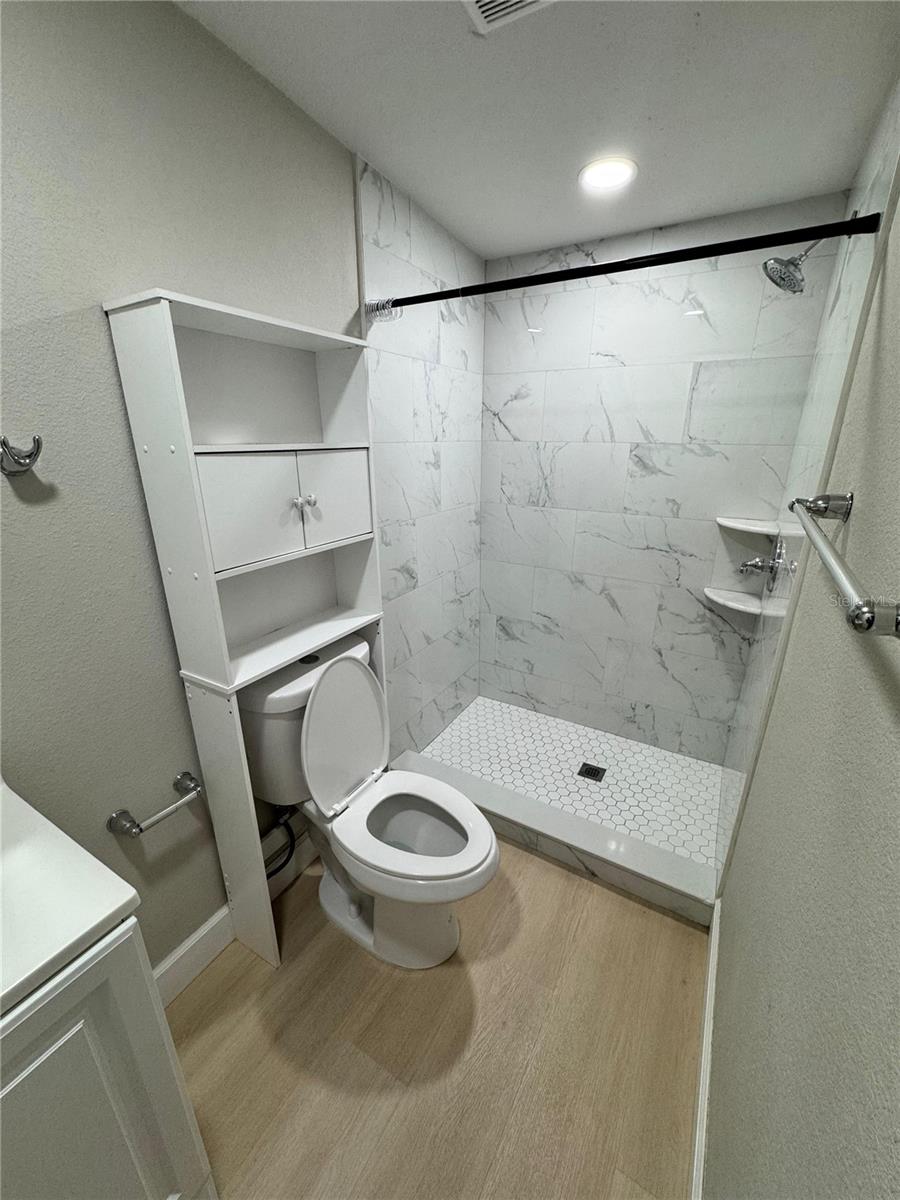 6809 N GUNLOCK AVE, TAMPA, FL, 33614