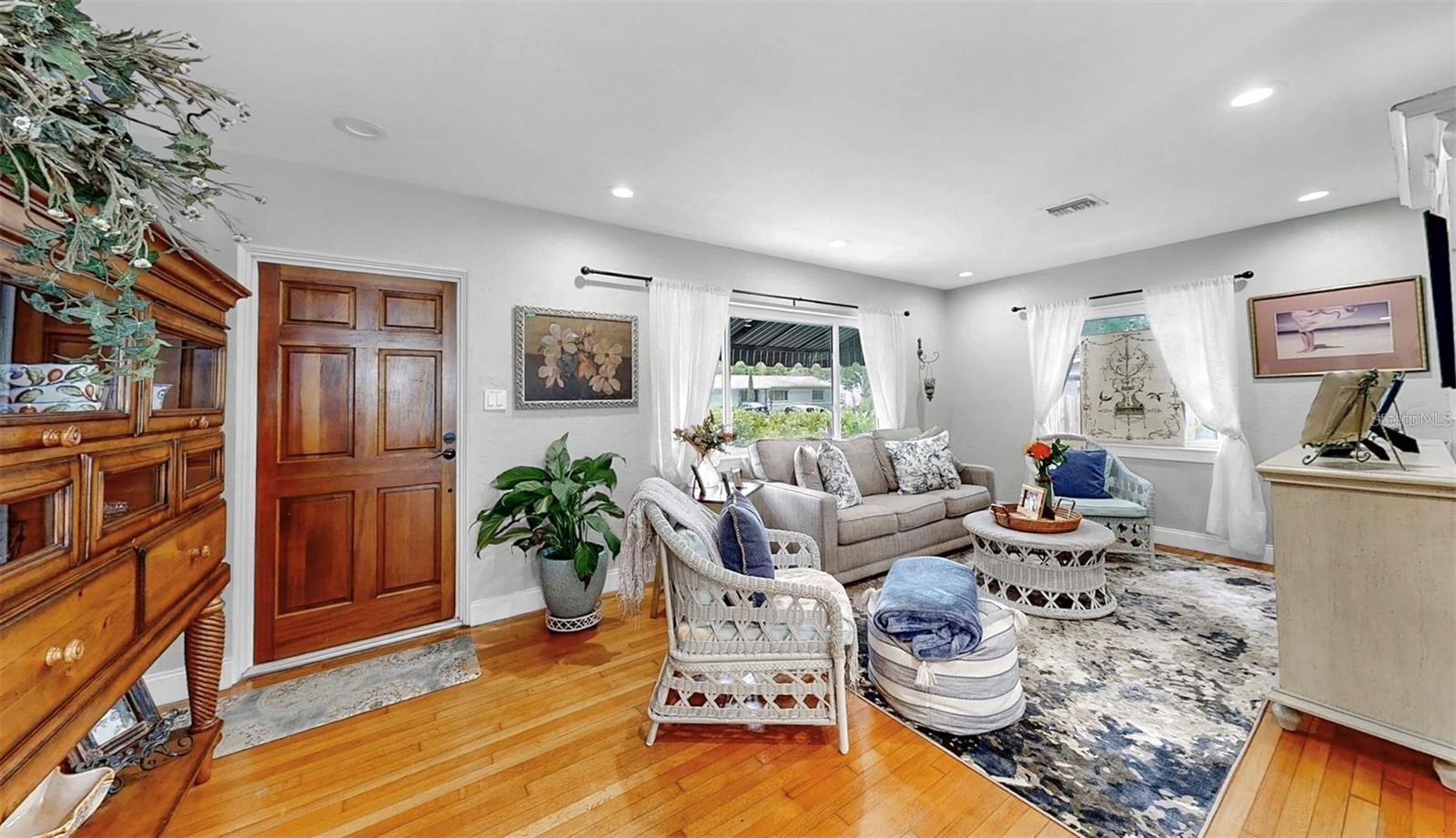 4020 QUEEN ST N, ST PETERSBURG, FL, 33714