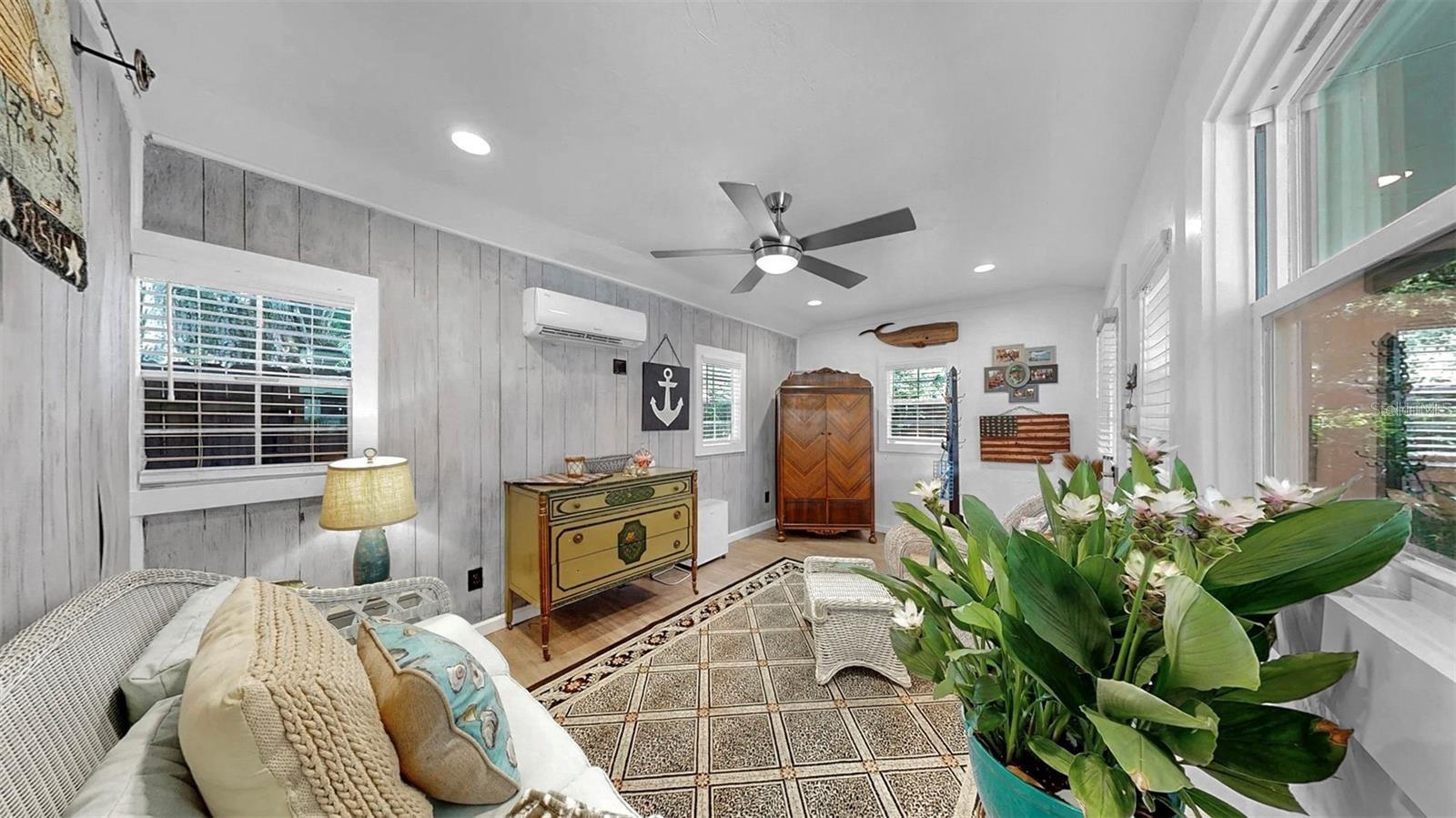 4020 QUEEN ST N, ST PETERSBURG, FL, 33714