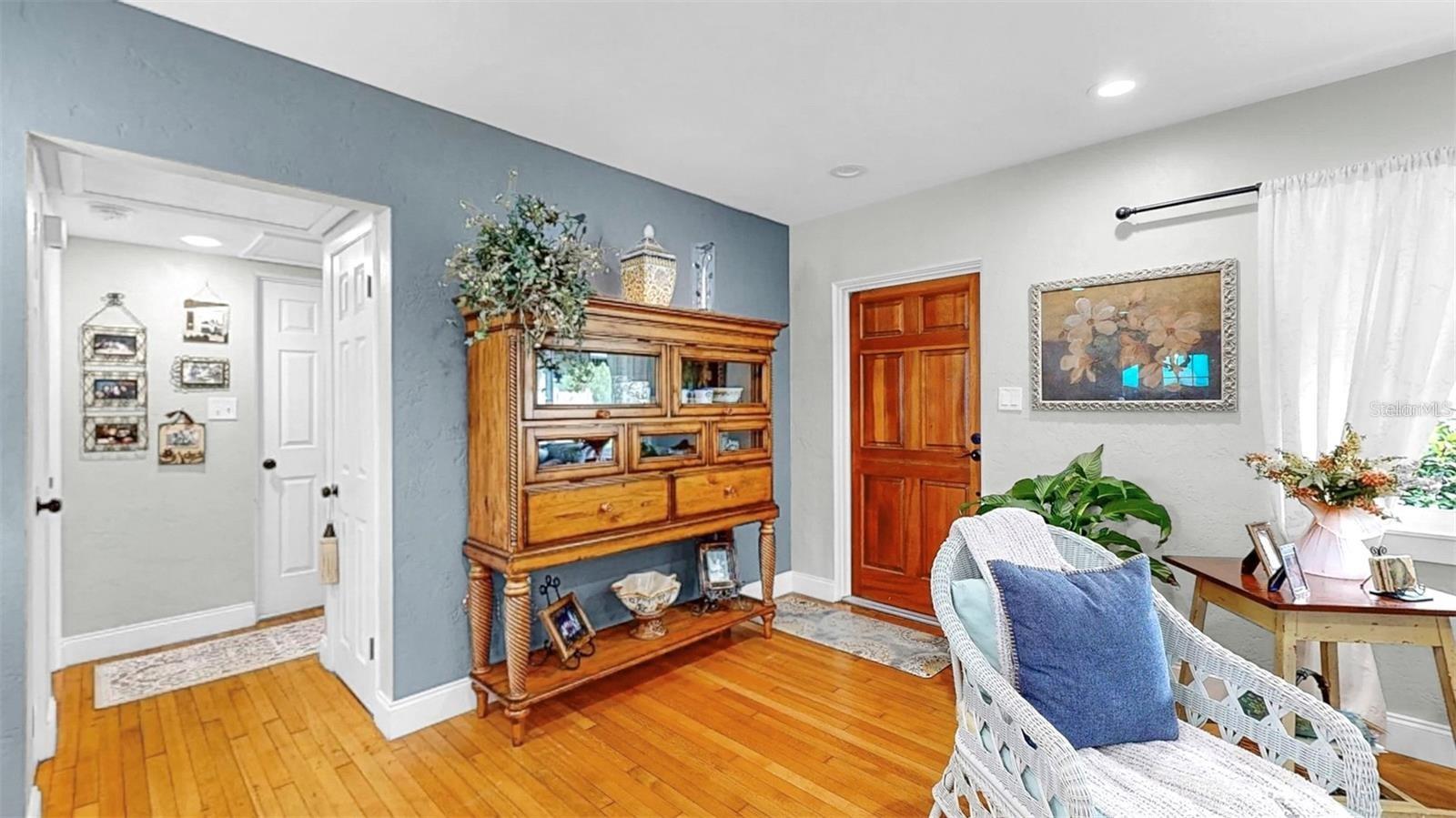 4020 QUEEN ST N, ST PETERSBURG, FL, 33714