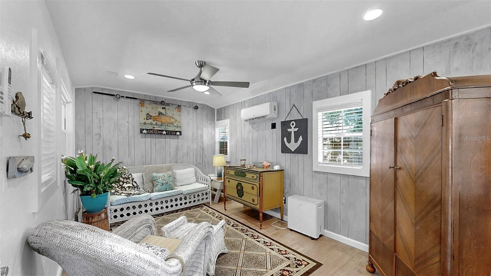 4020 QUEEN ST N, ST PETERSBURG, FL, 33714