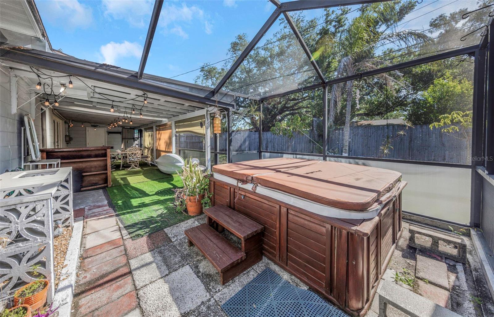 2025 TEMPLE TER, CLEARWATER, FL, 33764