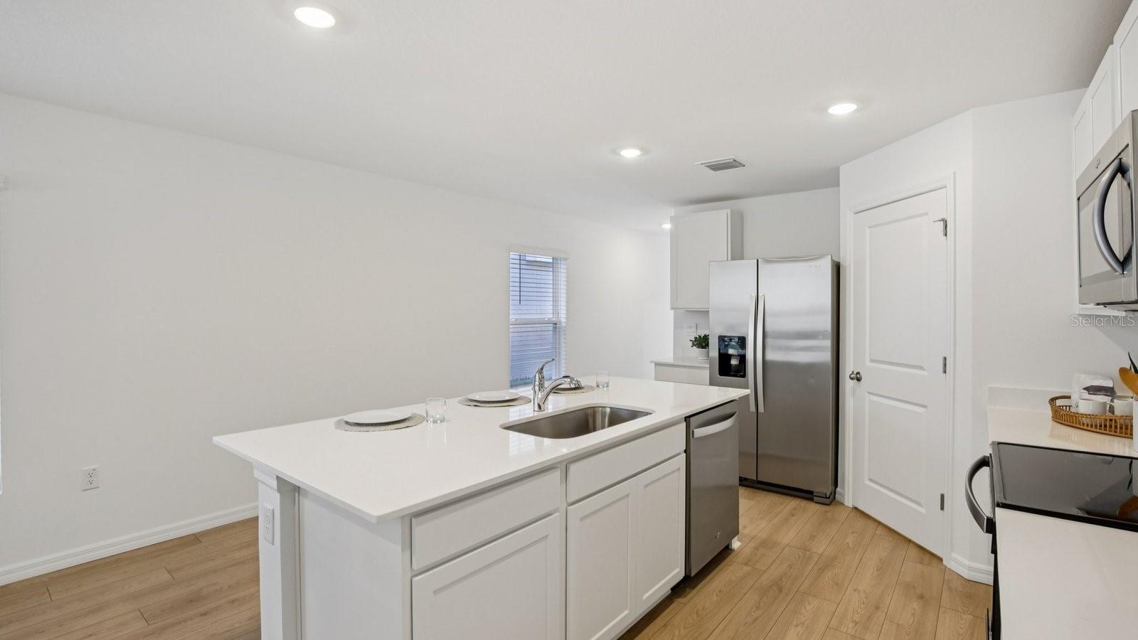 1060 SPOTTED EGRET LOOP, RUSKIN, FL, 33570