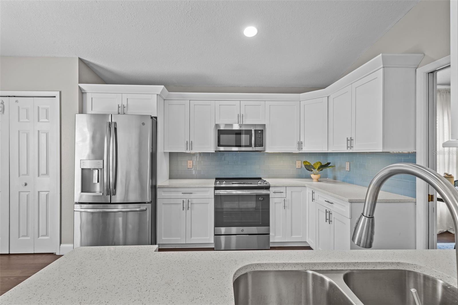 382 FOUNTAINVIEW CIR, OLDSMAR, FL, 34677