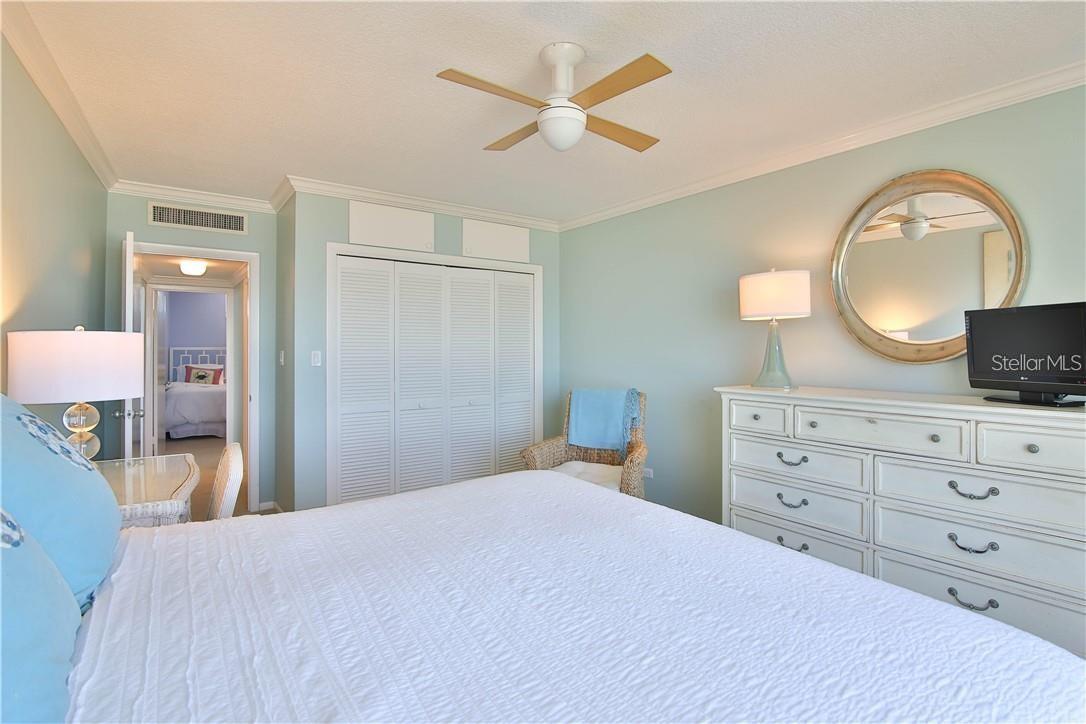 100 SANDS POINT RD #317, LONGBOAT KEY, FL, 34228