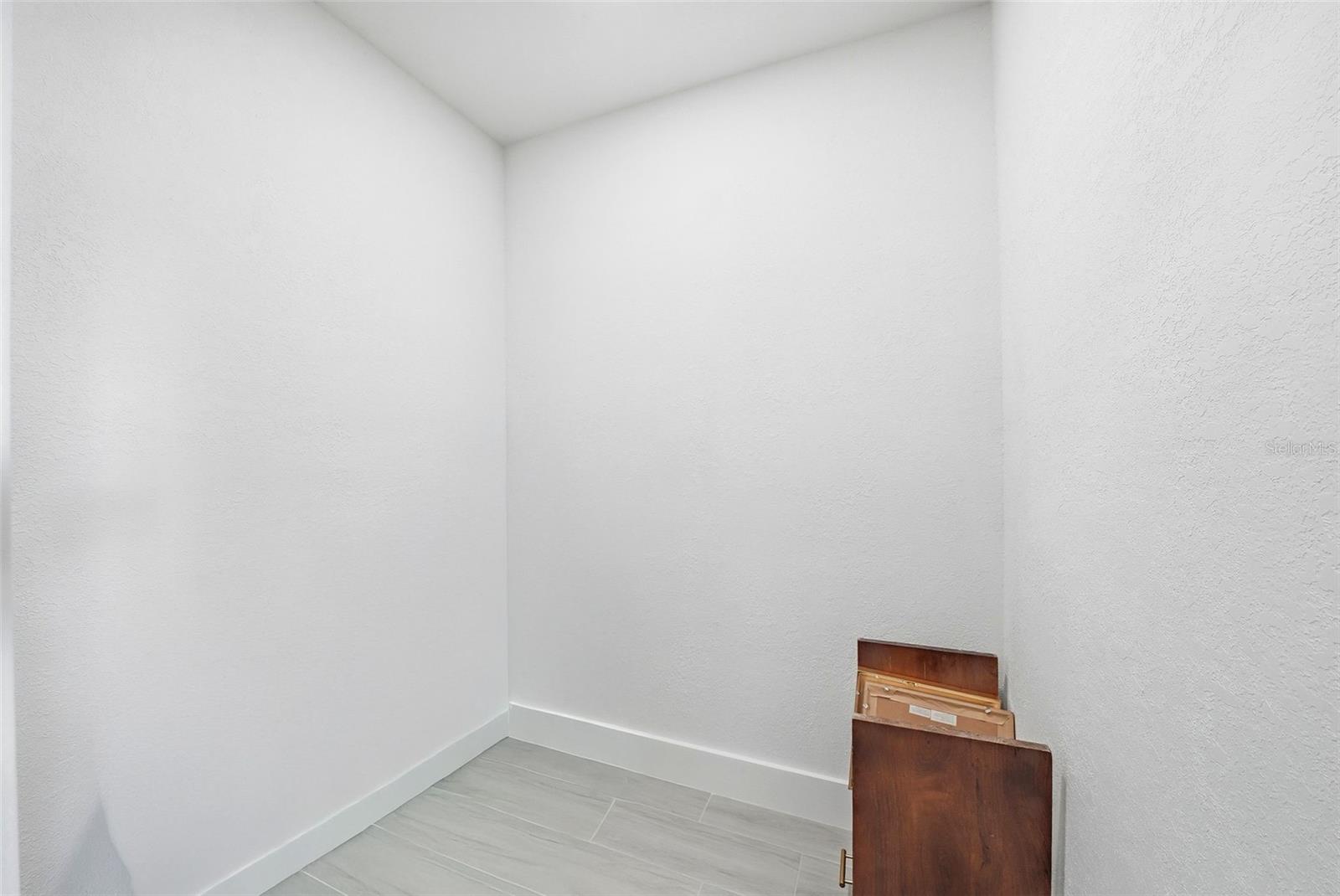 5611 VENETIAN BLVD NE, ST PETERSBURG, FL, 33703