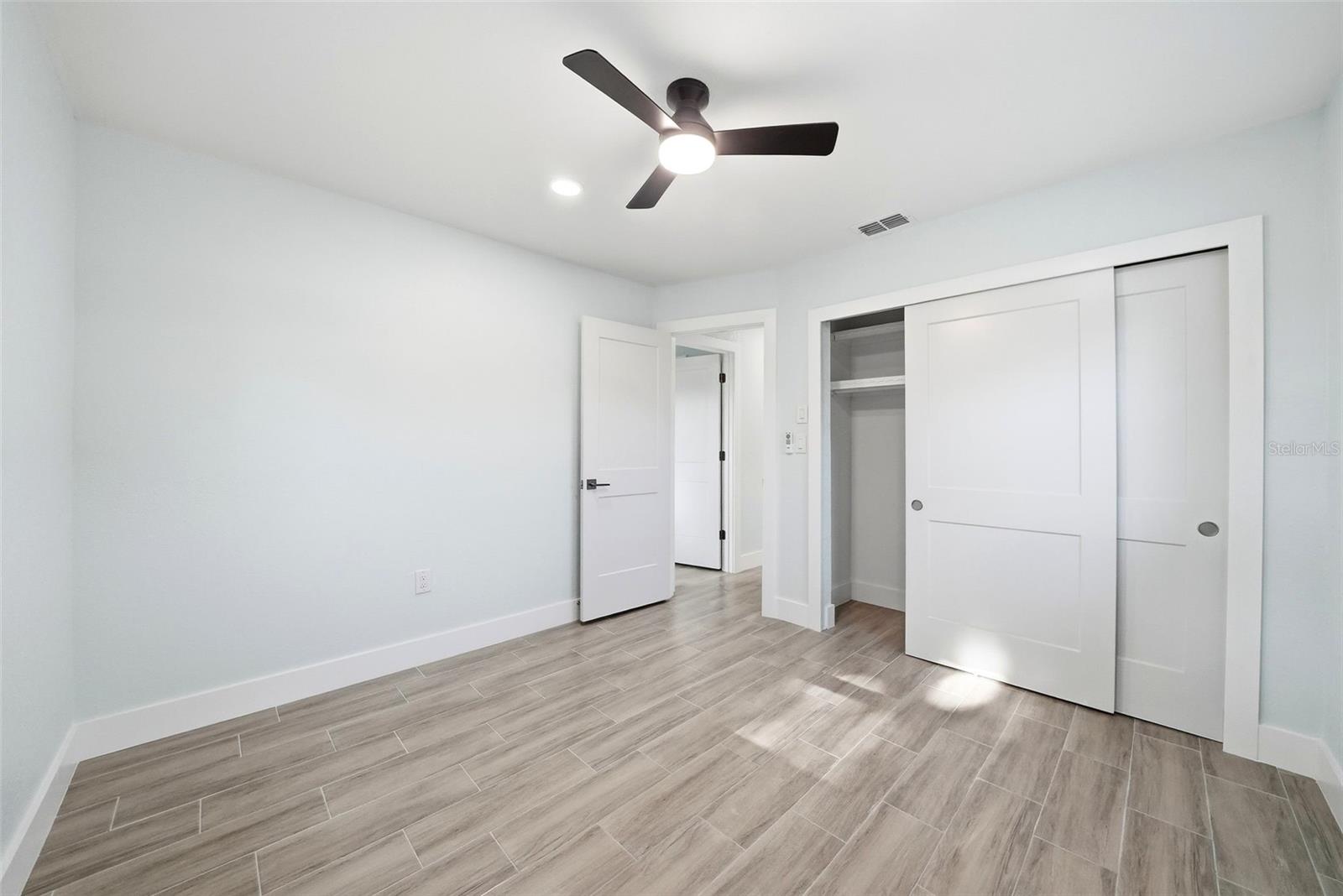 5611 VENETIAN BLVD NE, ST PETERSBURG, FL, 33703