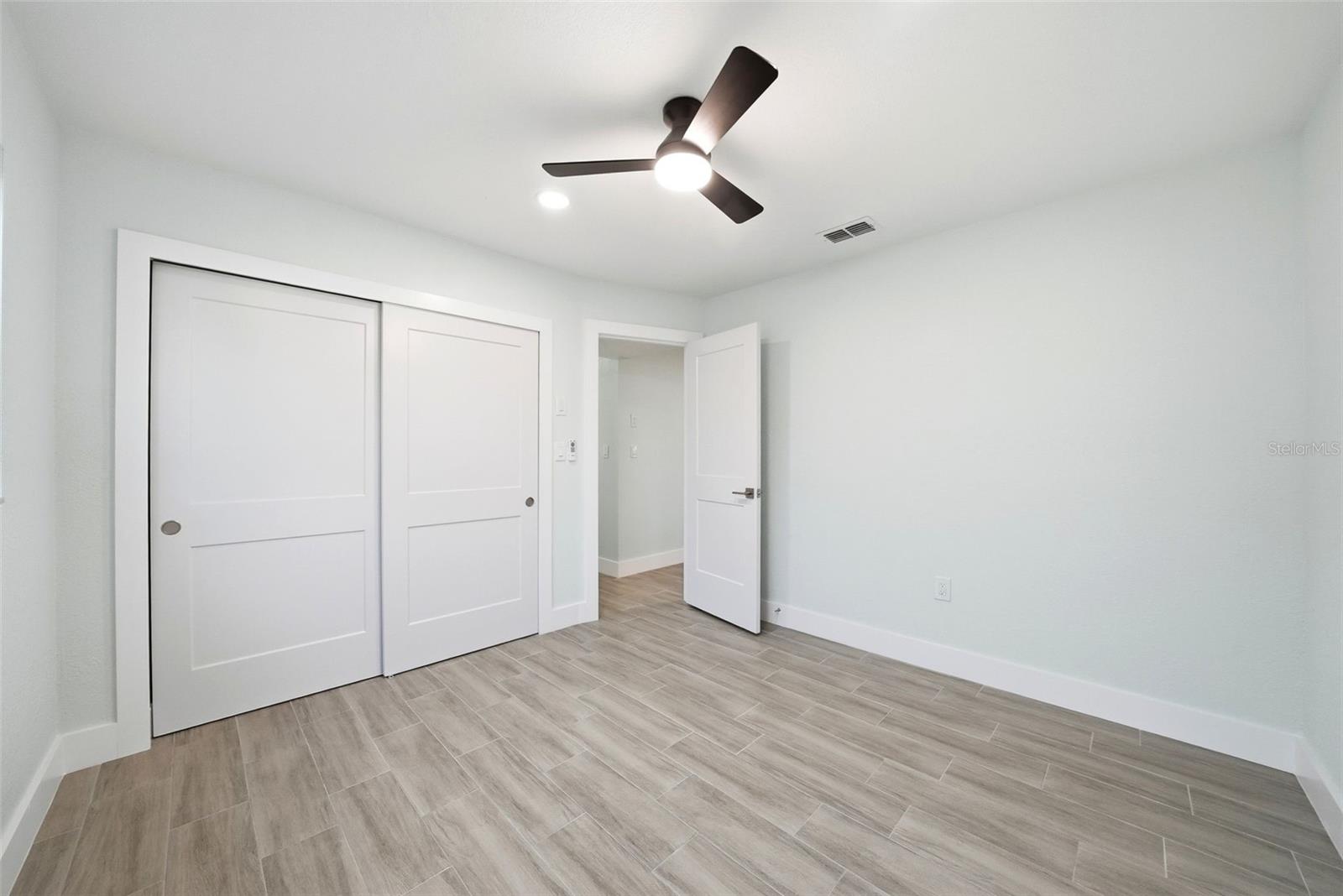 5611 VENETIAN BLVD NE, ST PETERSBURG, FL, 33703