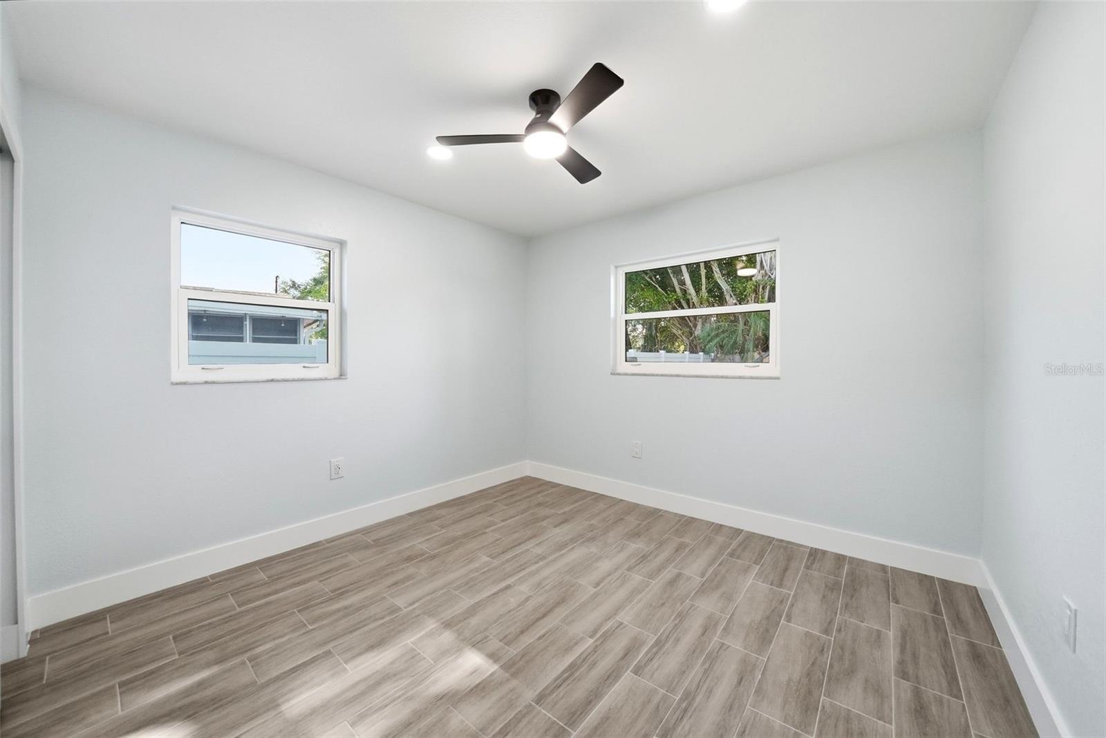 5611 VENETIAN BLVD NE, ST PETERSBURG, FL, 33703