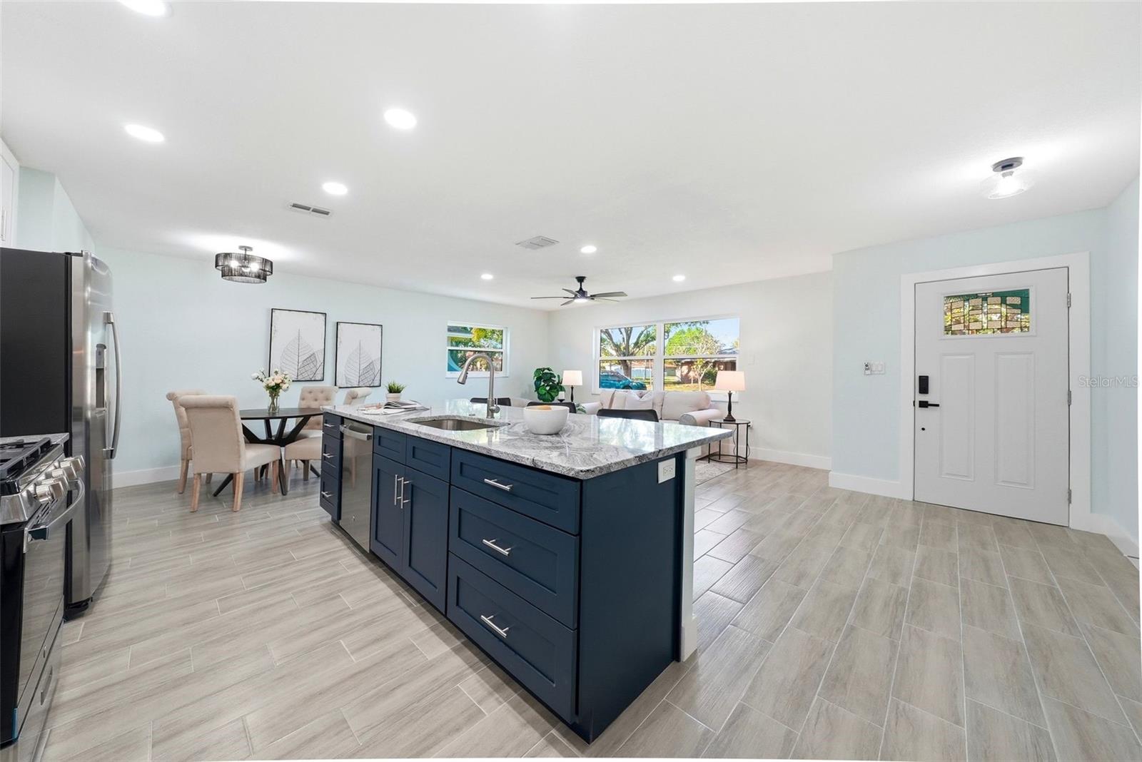 5611 VENETIAN BLVD NE, ST PETERSBURG, FL, 33703