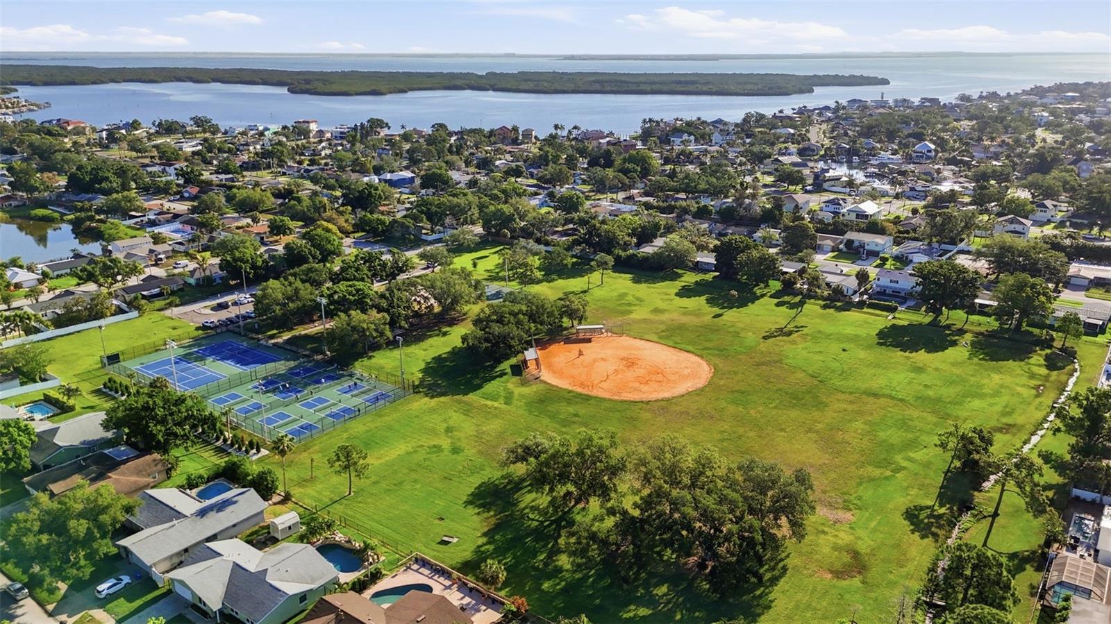 5611 VENETIAN BLVD NE, ST PETERSBURG, FL, 33703