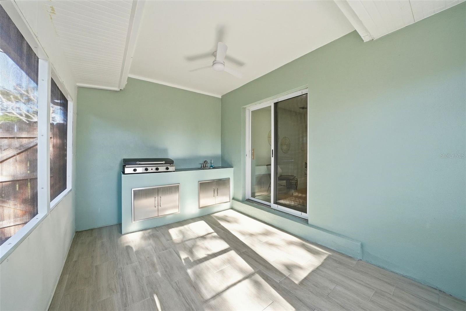 5611 VENETIAN BLVD NE, ST PETERSBURG, FL, 33703