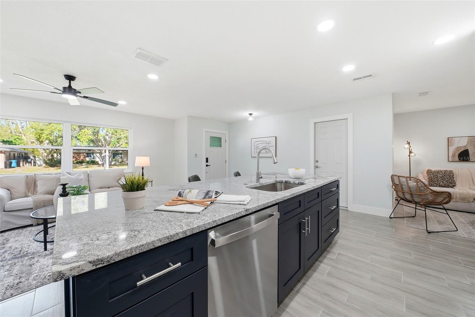 5611 VENETIAN BLVD NE, ST PETERSBURG, FL, 33703